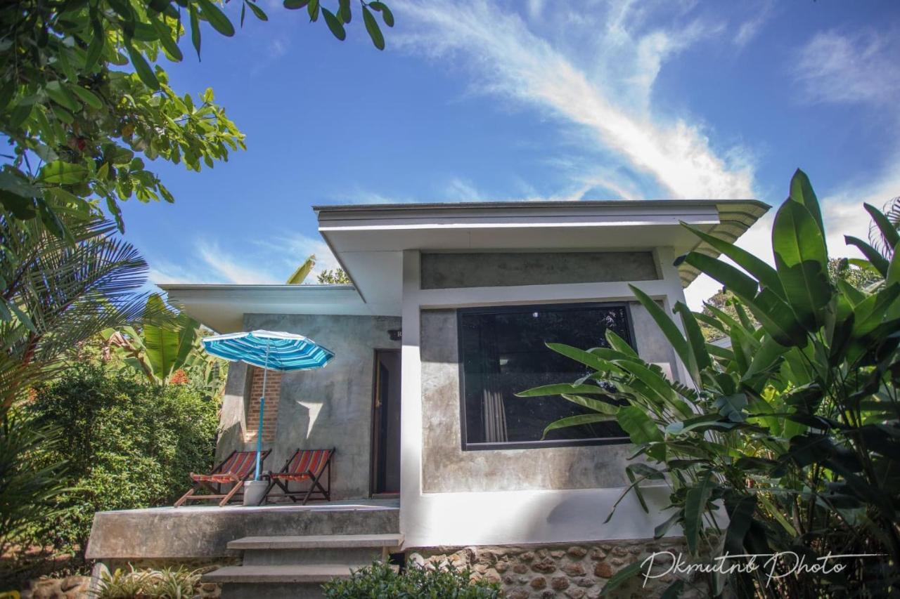 Sunshine On The Rock Hotel Ko Kut Bagian luar foto