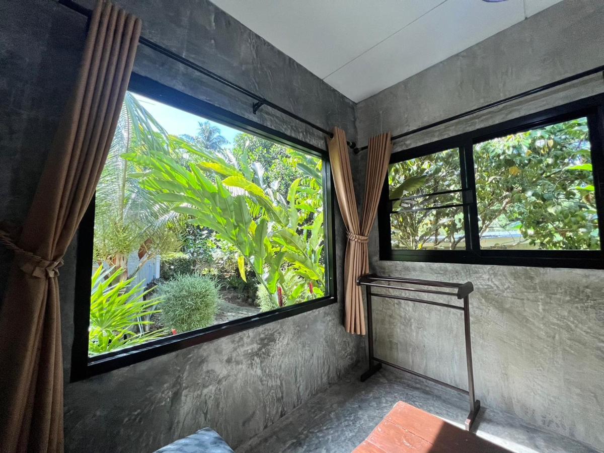 Sunshine On The Rock Hotel Ko Kut Bagian luar foto