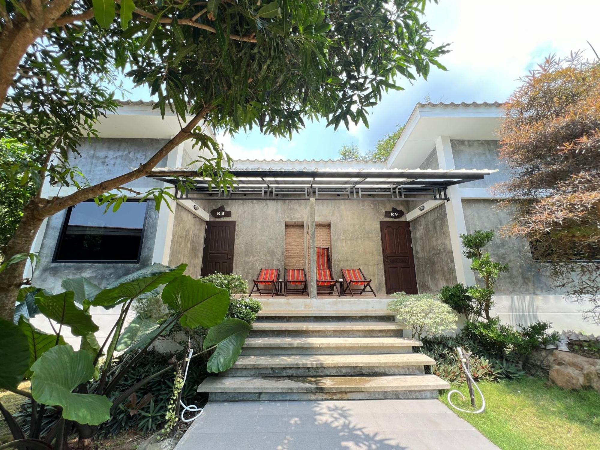 Sunshine On The Rock Hotel Ko Kut Bagian luar foto
