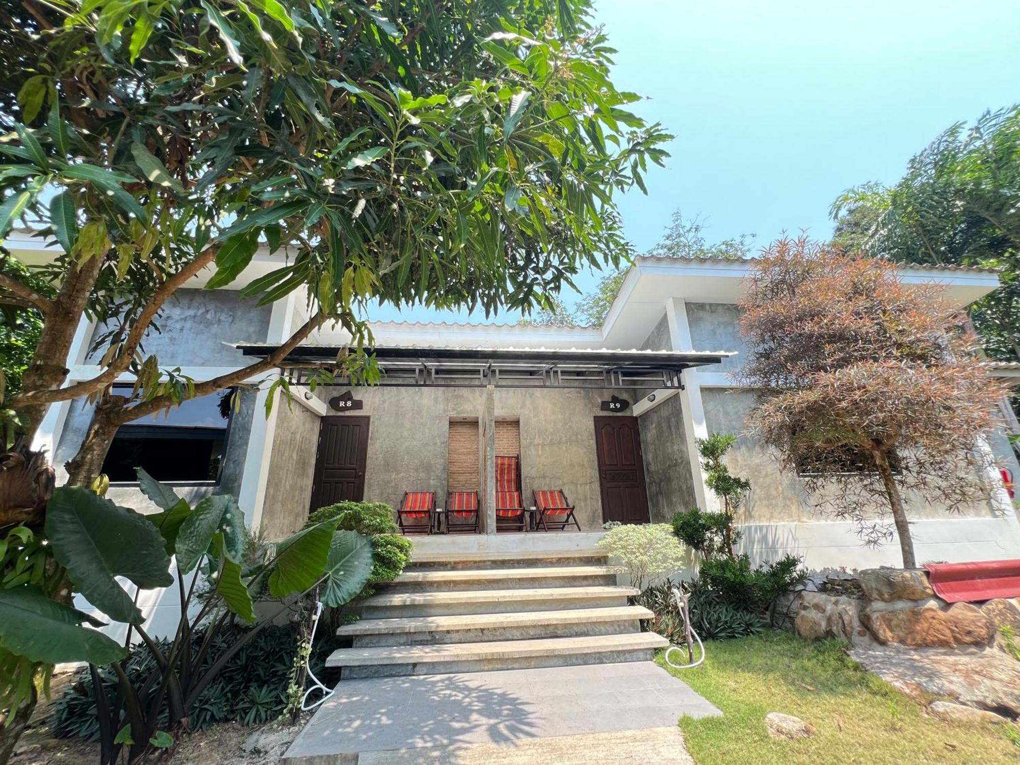 Sunshine On The Rock Hotel Ko Kut Bagian luar foto